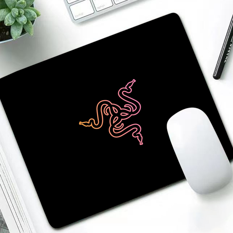 Razer Luxury Mouse Pad Anime G - Laptop Accessories And Gadgets recension och pris